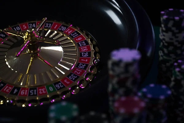 Bonus round activation and free spins feature in Bigger Bass Bonanza